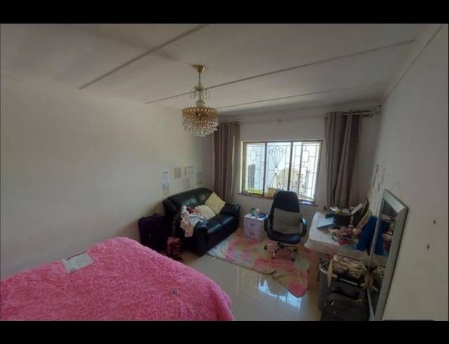 4 BEDROOM HOUSE FOR SALE IN SILVERGLEN